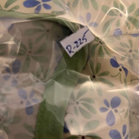 SB Scrubs Floral Print Wrap Top – Size M – Short Sleeve - Picture 6 of 6